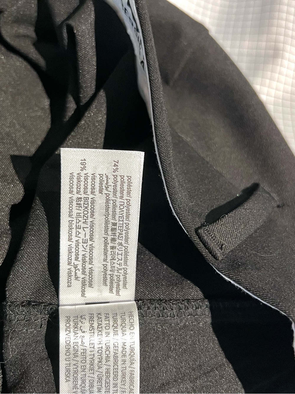 Berksha Black Foldover Baggy Trousers - Picture 4 of 4